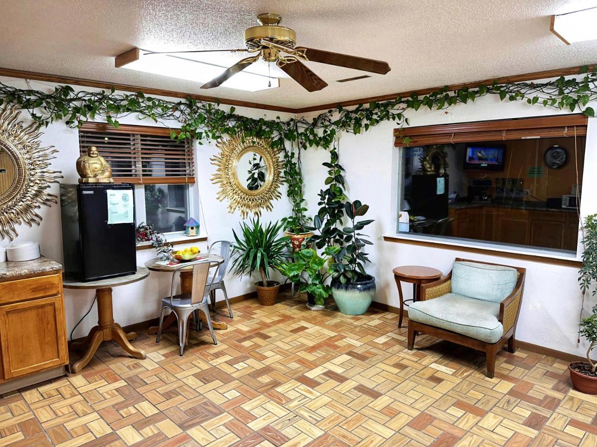 Night Inn Sweet Springs Exterior photo