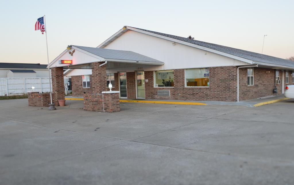Night Inn Sweet Springs Exterior photo