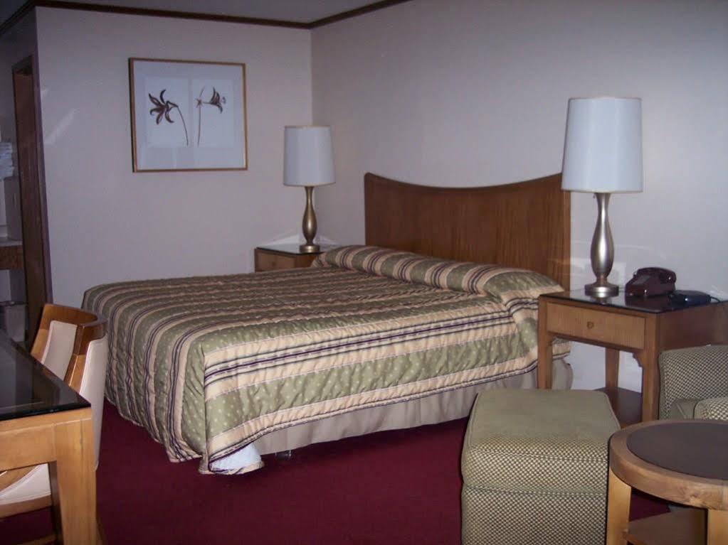 Night Inn Sweet Springs Exterior photo
